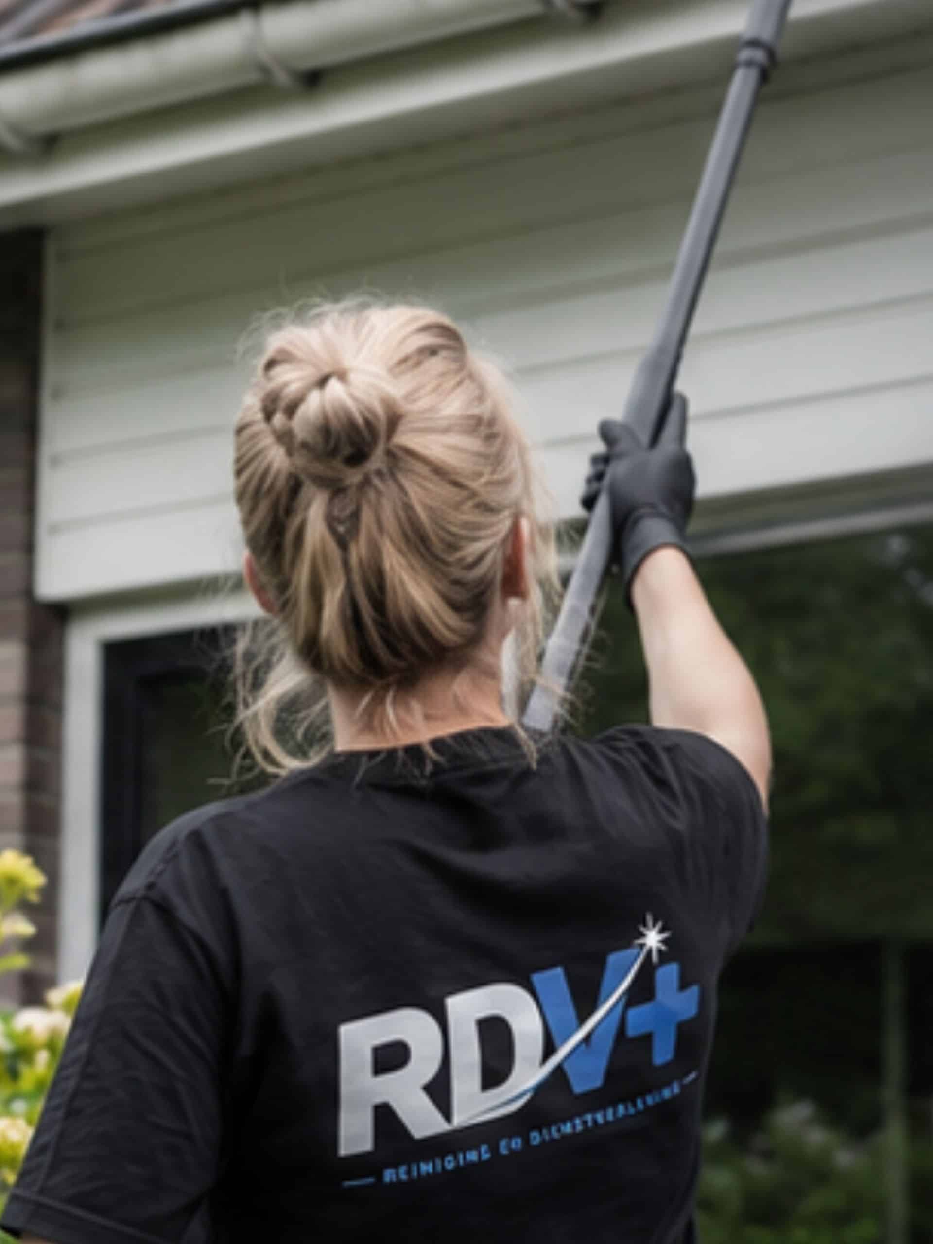 Kunststof reinigen RDV Plus Groningen dame