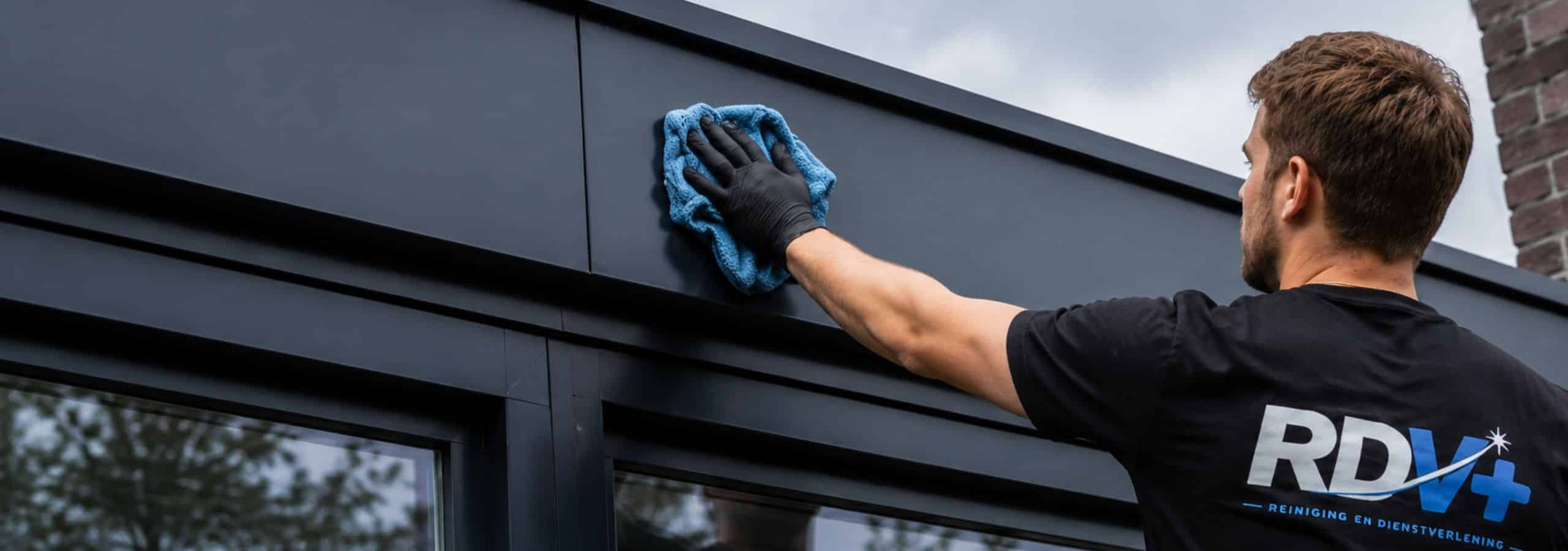 Kunststof reinigen RDV Plus Groningen kozijnen schoonmaken