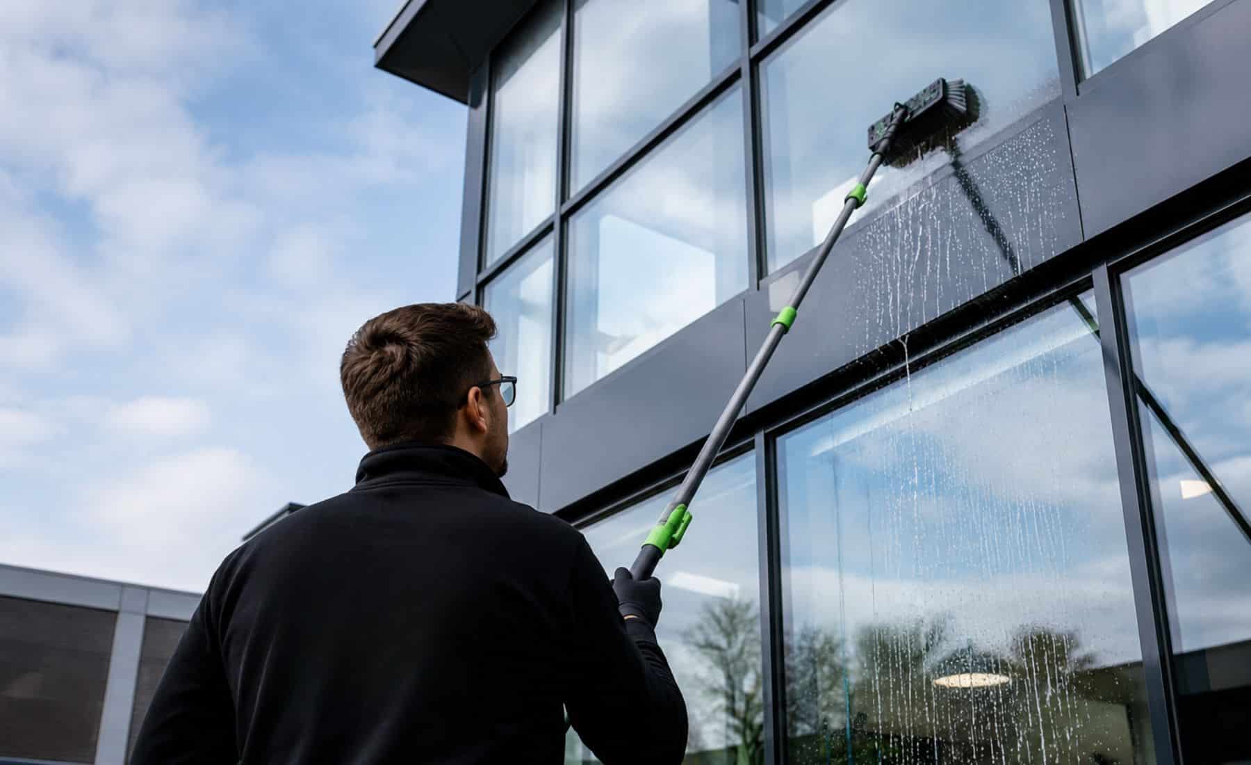 RDV Plus schoonmaakbedrijf Groningen ervaren medewerker